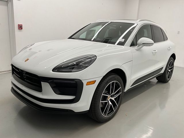 2024 Porsche Macan Base