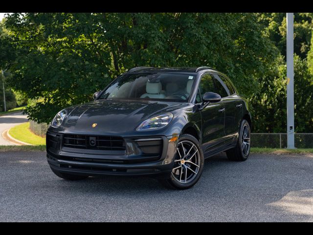 2024 Porsche Macan Base