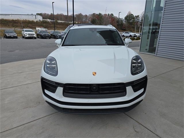 2024 Porsche Macan Base