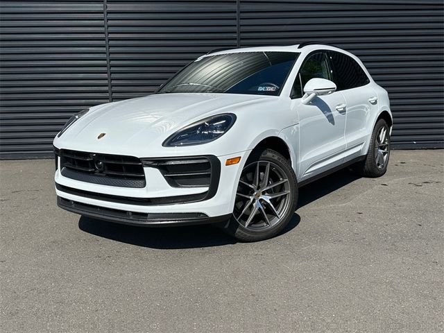 2024 Porsche Macan 