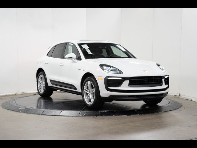 2024 Porsche Macan Base