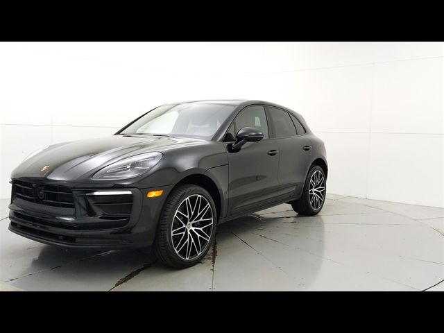 2024 Porsche Macan 