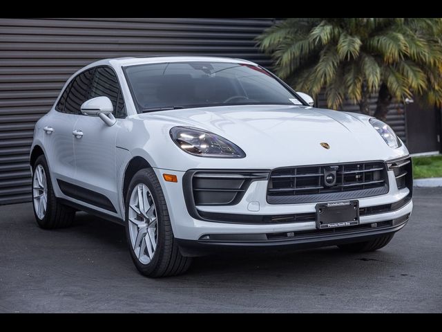 2024 Porsche Macan Base