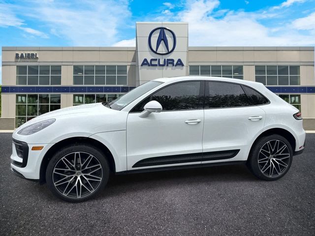 2024 Porsche Macan Base