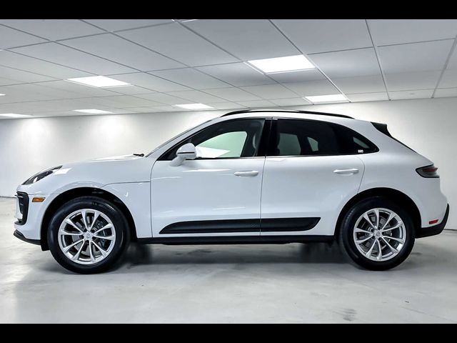 2024 Porsche Macan Base