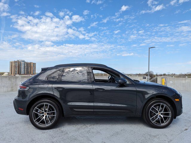 2024 Porsche Macan Base