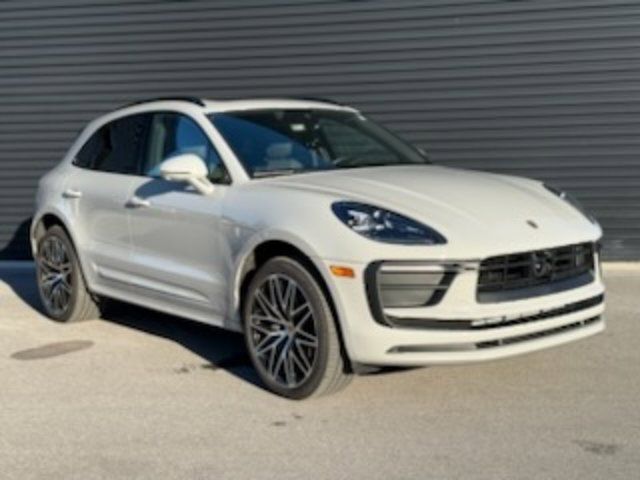 2024 Porsche Macan Base