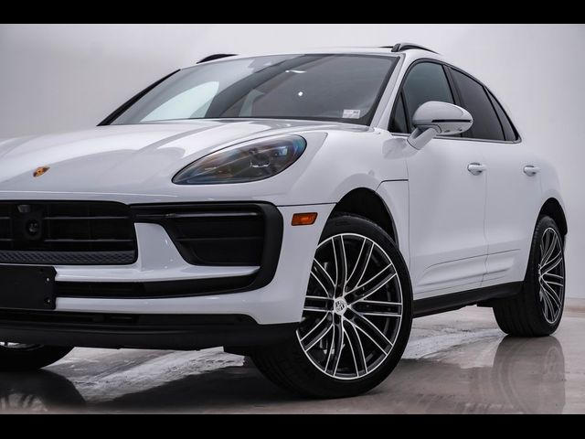 2024 Porsche Macan Base