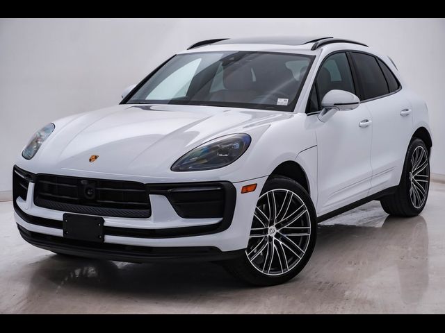 2024 Porsche Macan Base