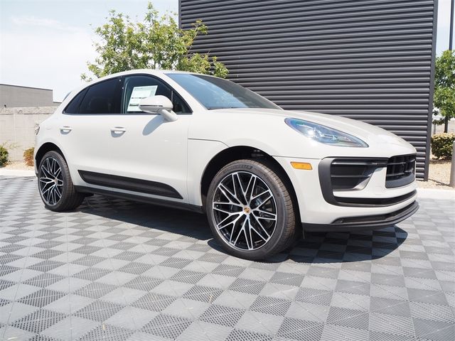 2024 Porsche Macan Base