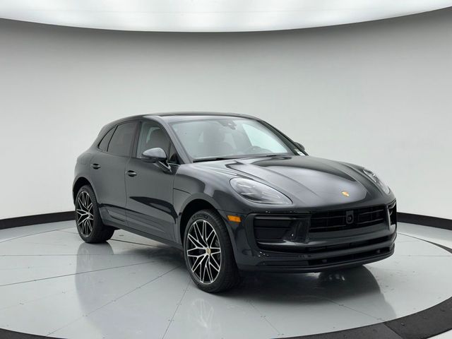 2024 Porsche Macan Base