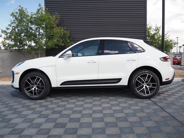 2024 Porsche Macan Base