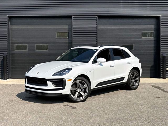 2024 Porsche Macan Base