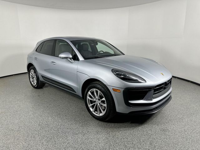 2024 Porsche Macan Base