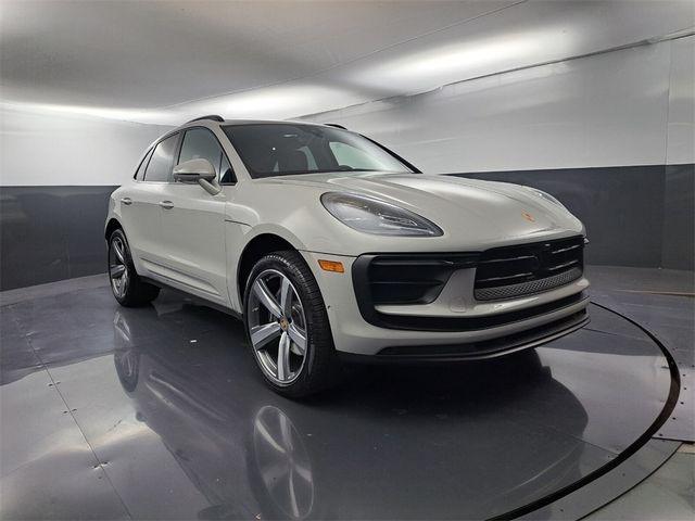 2024 Porsche Macan Base