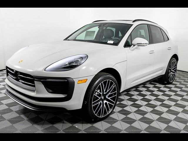 2024 Porsche Macan 