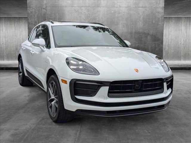 2024 Porsche Macan Base