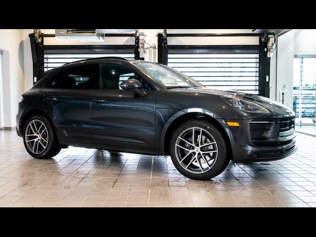 2024 Porsche Macan Base