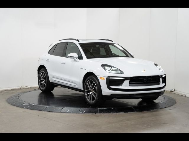 2024 Porsche Macan Base