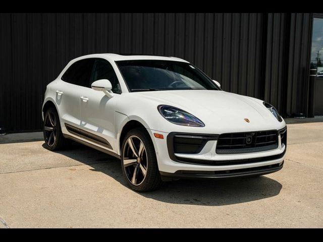 2024 Porsche Macan Base