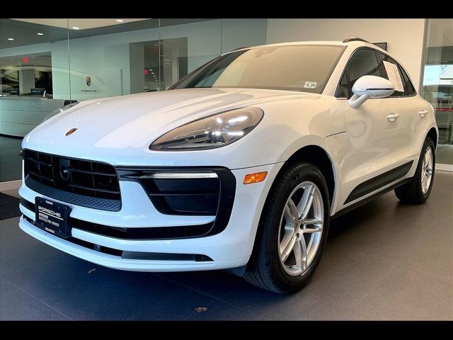 2024 Porsche Macan Base