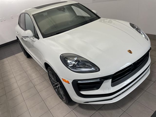 2024 Porsche Macan Base