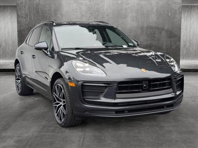 2024 Porsche Macan Base