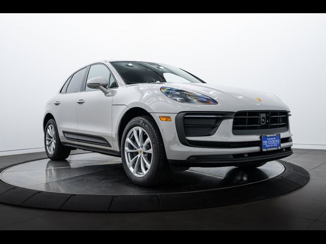 2024 Porsche Macan Base