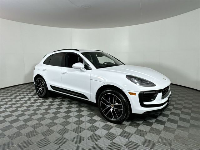 2024 Porsche Macan Base