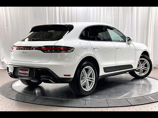 2024 Porsche Macan Base