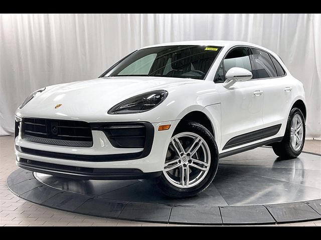 2024 Porsche Macan Base