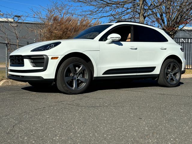 2024 Porsche Macan Base