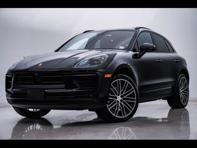 2024 Porsche Macan 