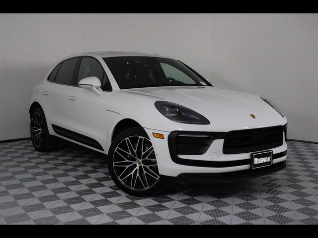 2024 Porsche Macan Base