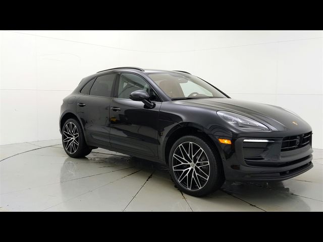 2024 Porsche Macan 