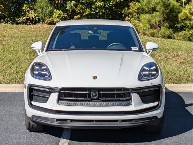 2024 Porsche Macan Base