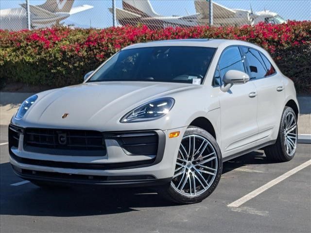 2024 Porsche Macan Base