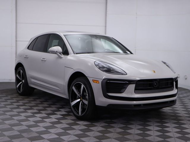 2024 Porsche Macan Base