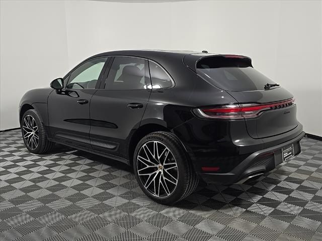 2024 Porsche Macan Base