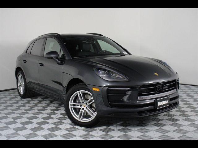 2024 Porsche Macan Base