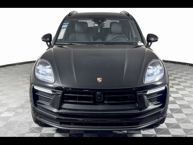 2024 Porsche Macan 