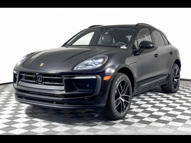 2024 Porsche Macan 