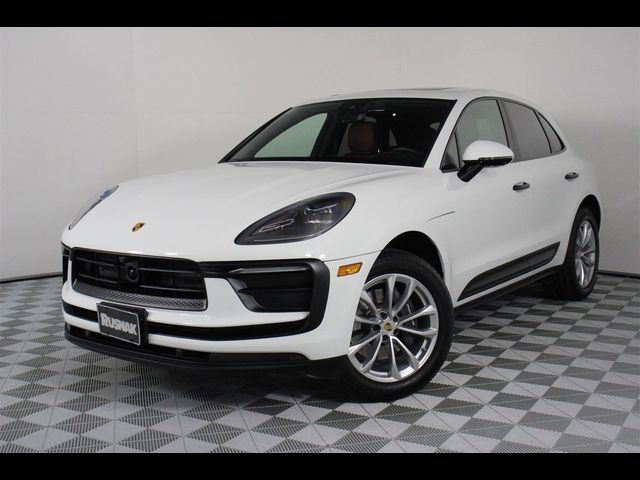 2024 Porsche Macan Base