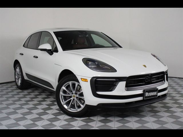 2024 Porsche Macan Base