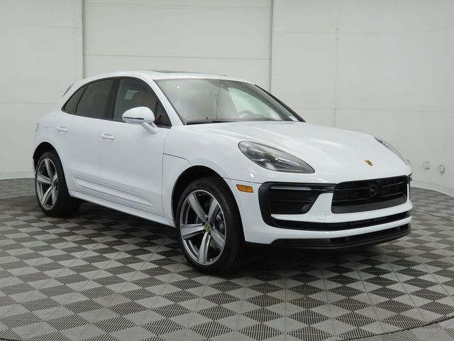 2024 Porsche Macan Base