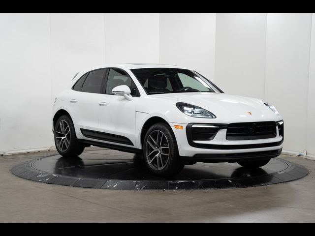 2024 Porsche Macan Base