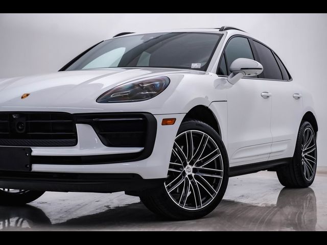 2024 Porsche Macan 