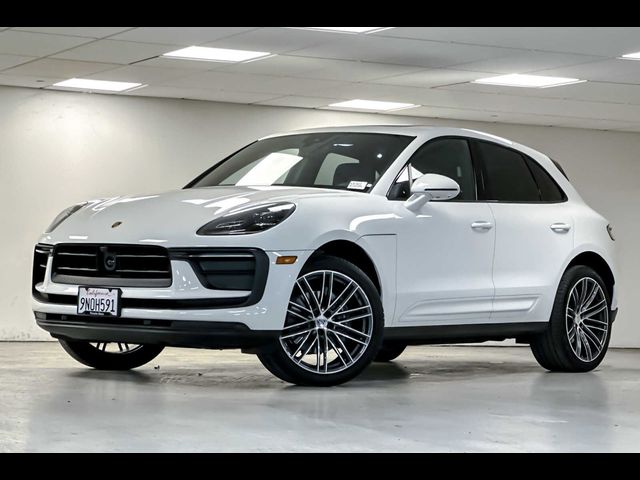 2024 Porsche Macan Base