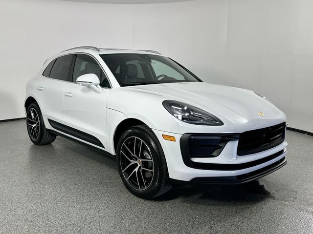 2024 Porsche Macan Base