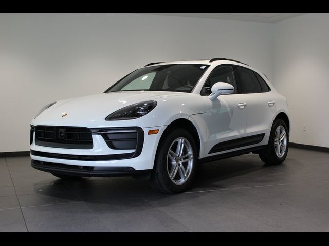 2024 Porsche Macan 